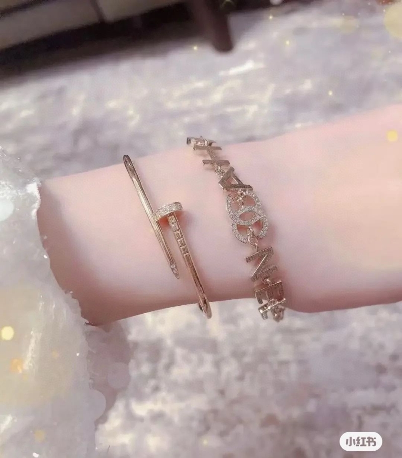 Ch**el necklaces